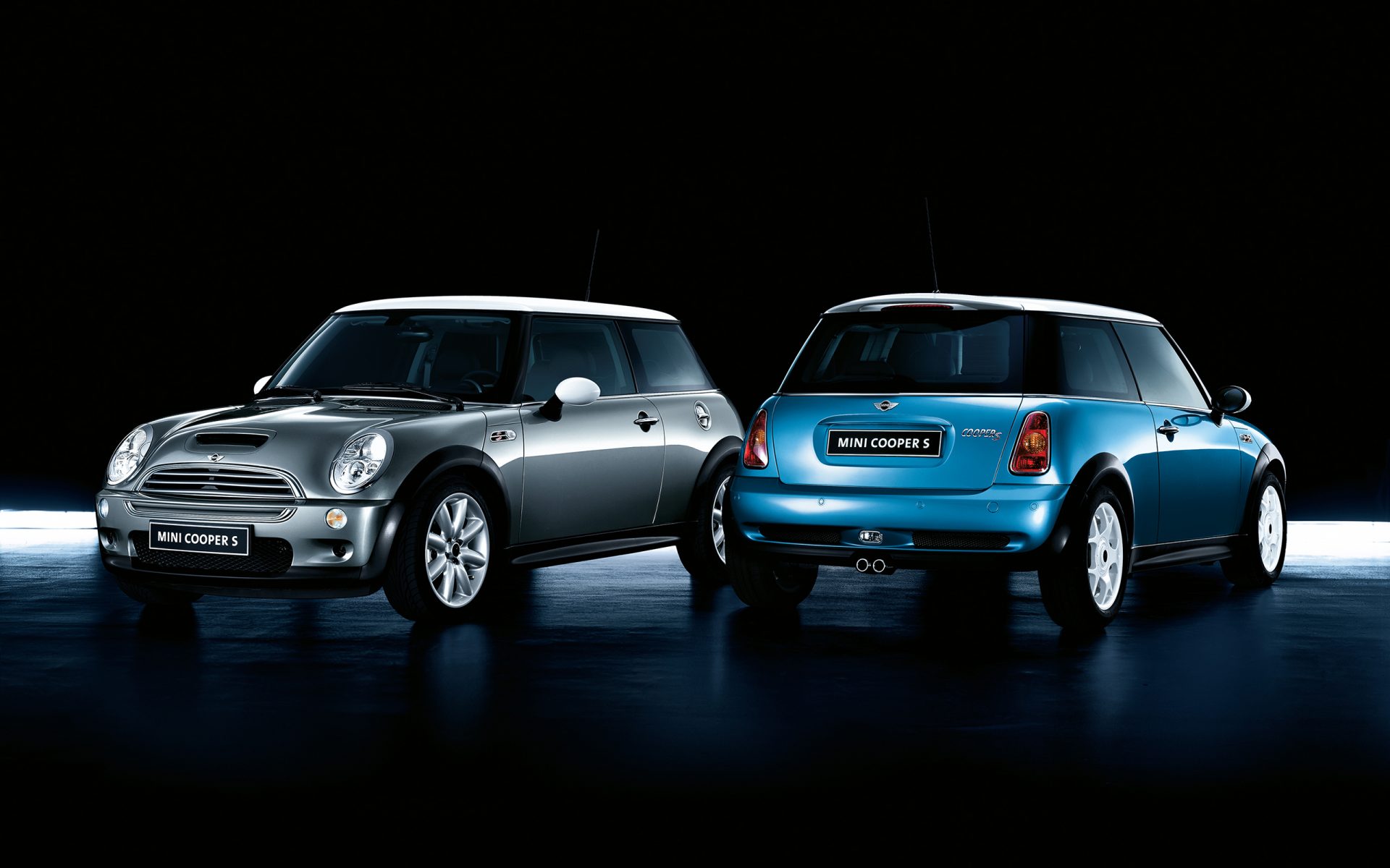 The new MINI becomes the first premium vehicle in the small car segment.
