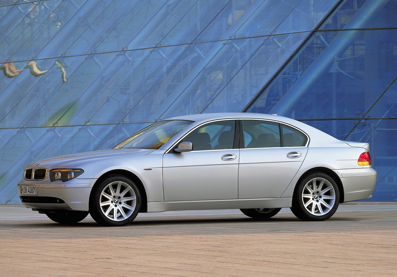 BMW 735i (E65) 
