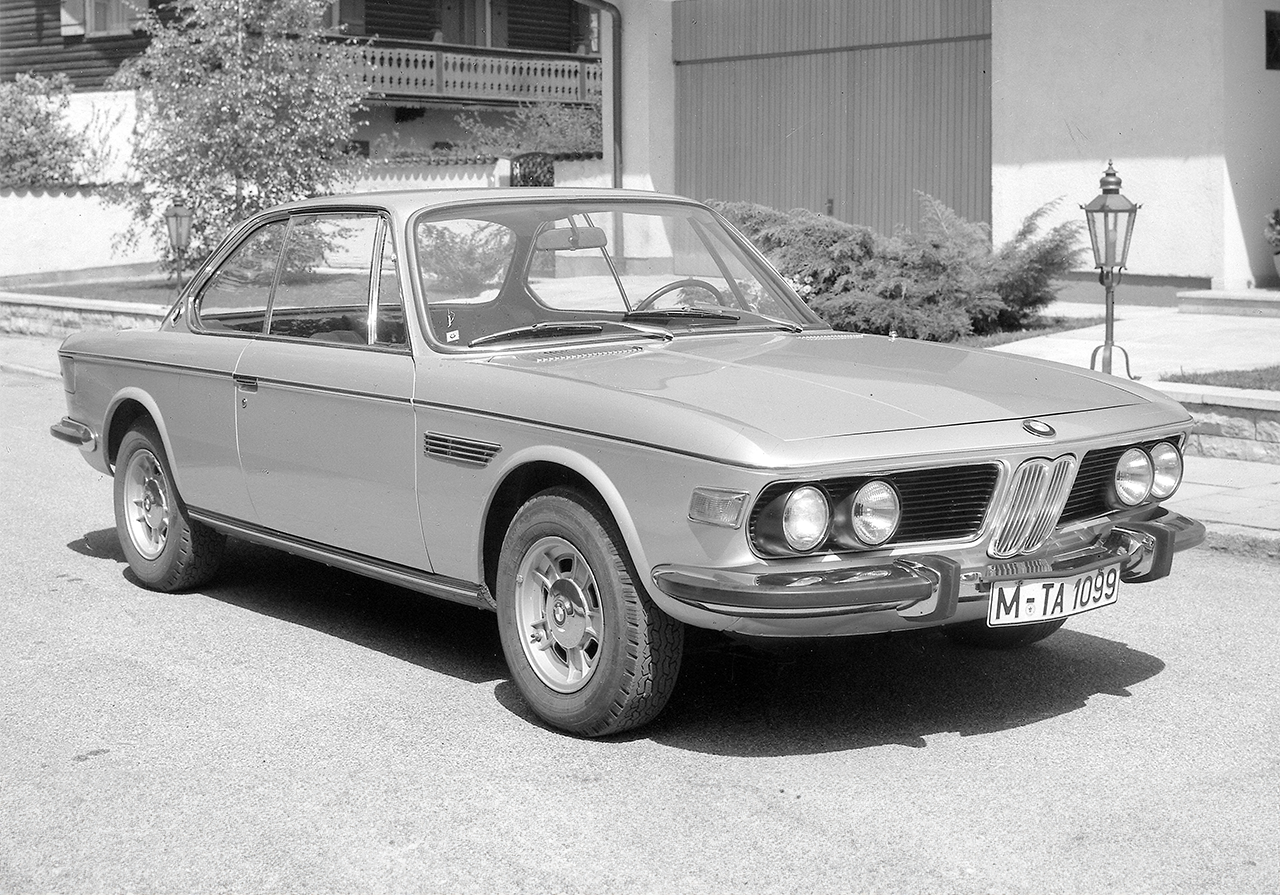 ミニチャンプス 1/18 BMW 2800 CS 1968 ホワイト