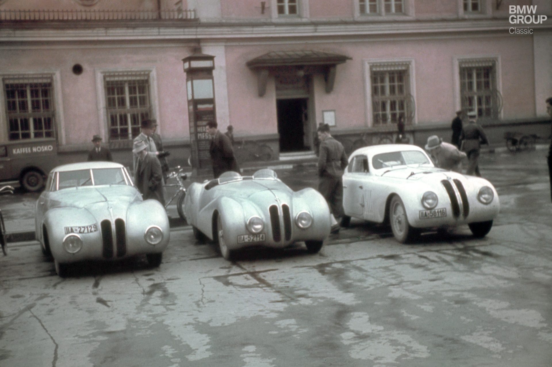 Drei BMW 328