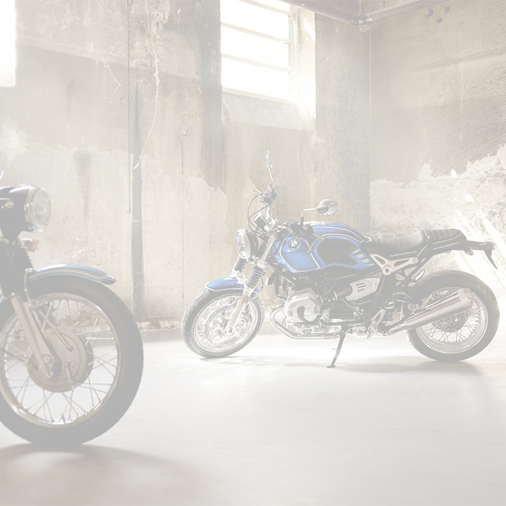 Zwei BMW /5