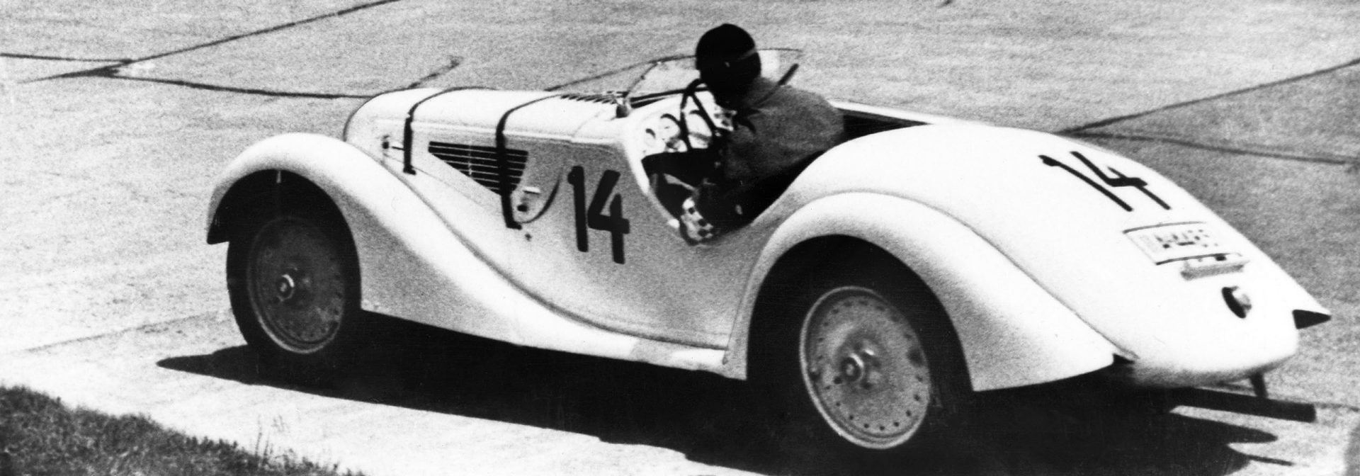 Ernst Hennes erster Sieg in der Sportwagenklasse BMW 328.