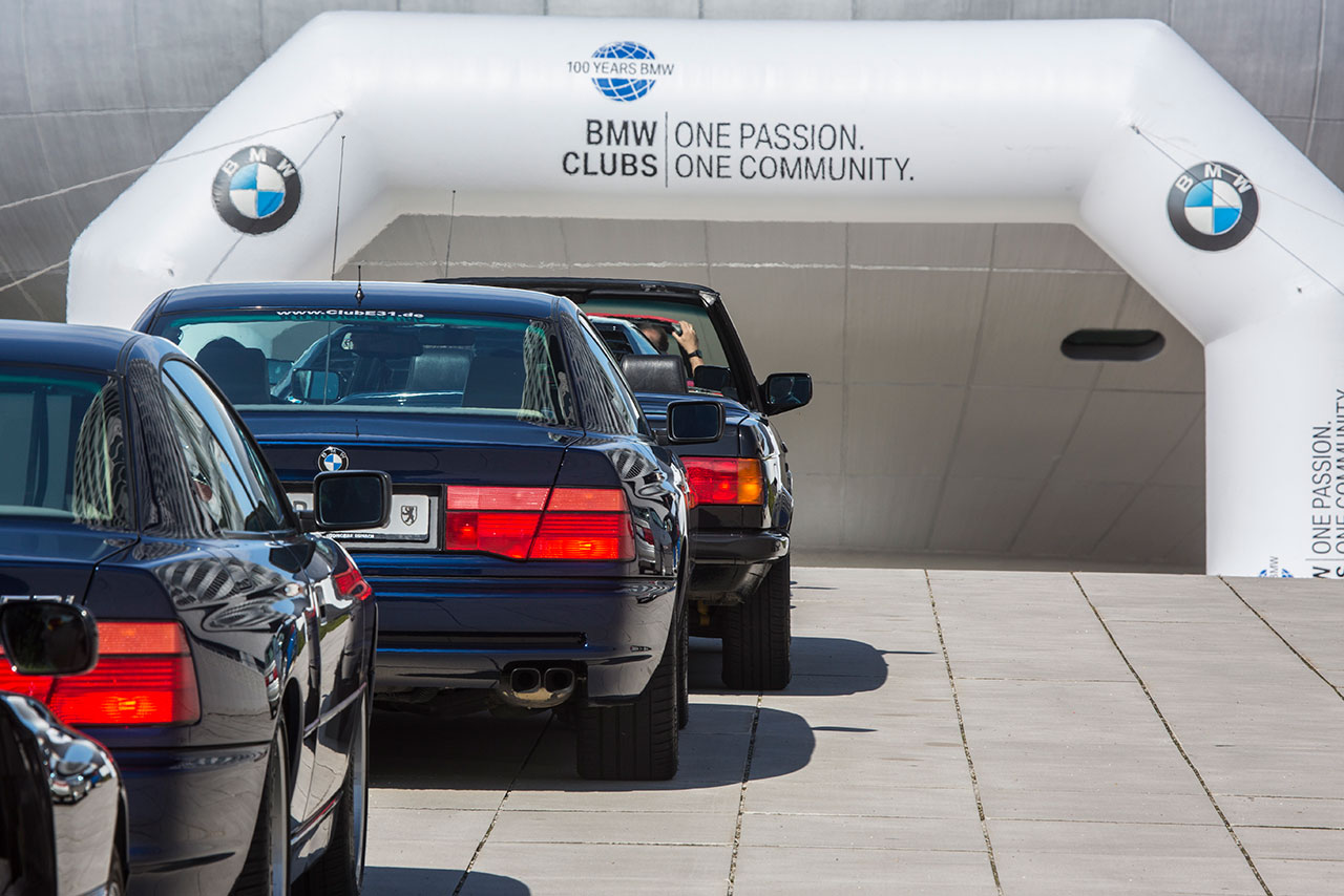 BMW CLUBS & COMMUNITY MANAGEMENT.