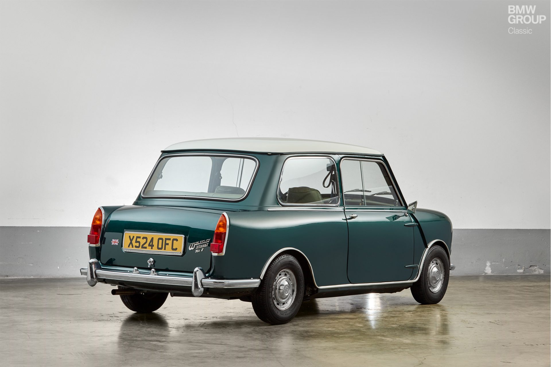 Mini Classic notchback