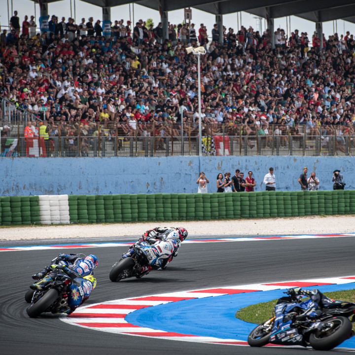 Motorcycle racing