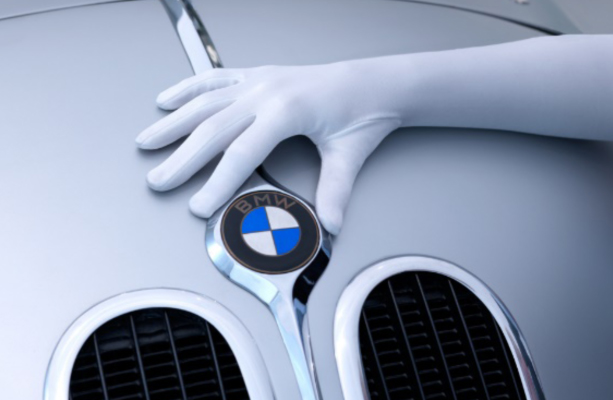 Microsoft Word - PM_BMW_Group_Nacht der weißen Handschuhe_final.docx