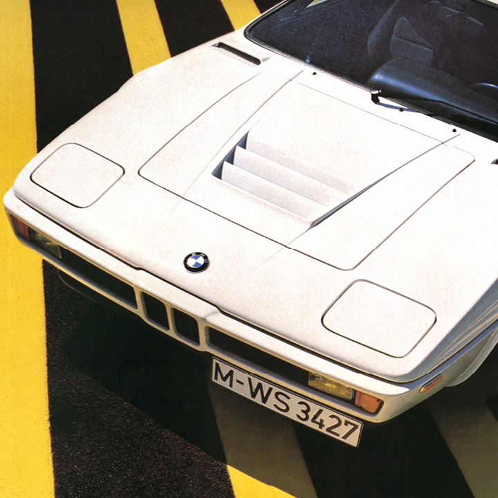 SUPERCAR BMW M1.