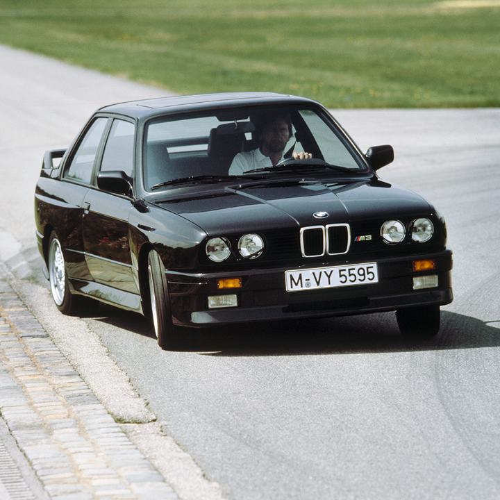 ÜBERFLIEGER BMW M3.