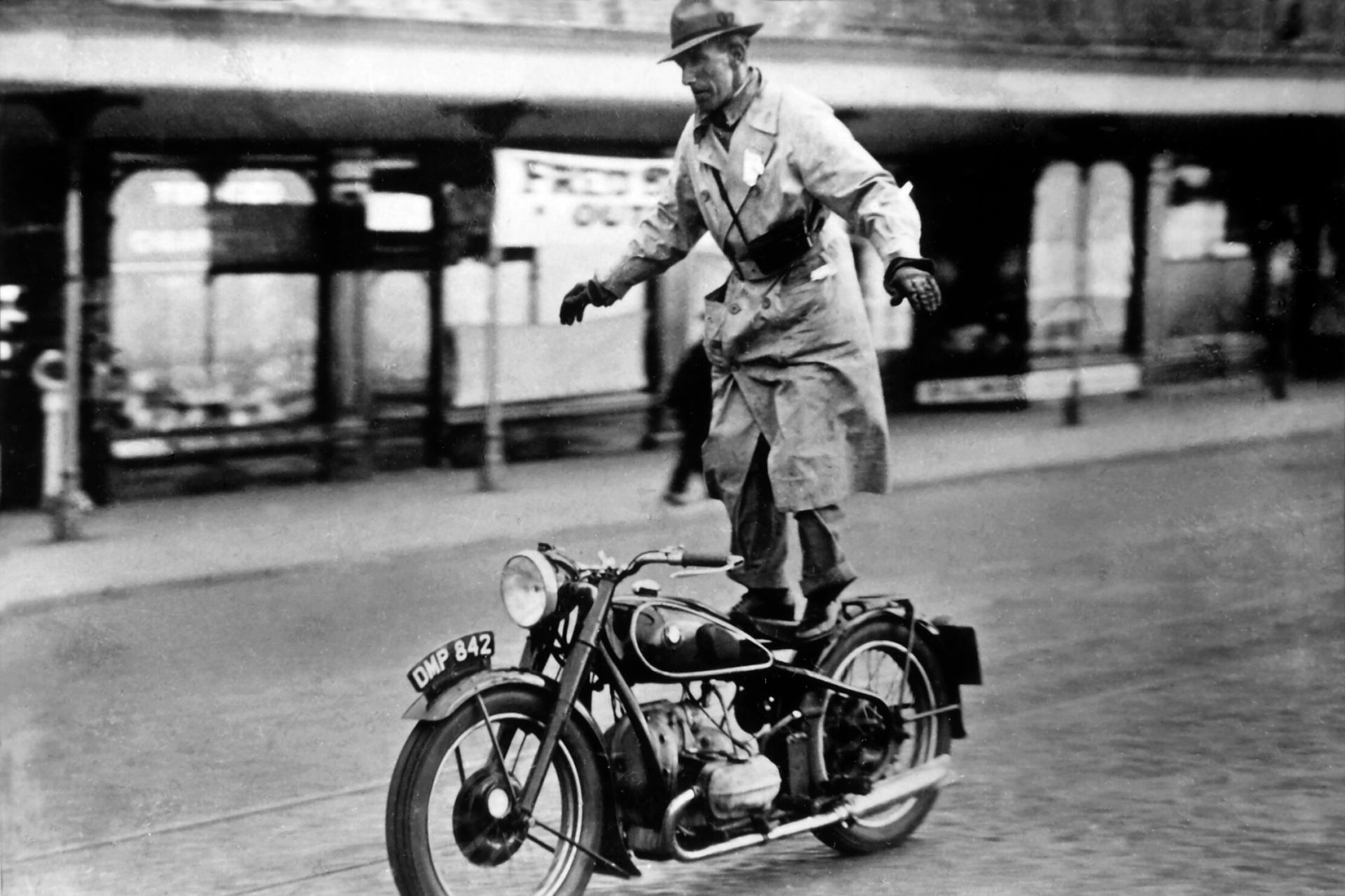 Motorradrennen in Schwarz-Weiss