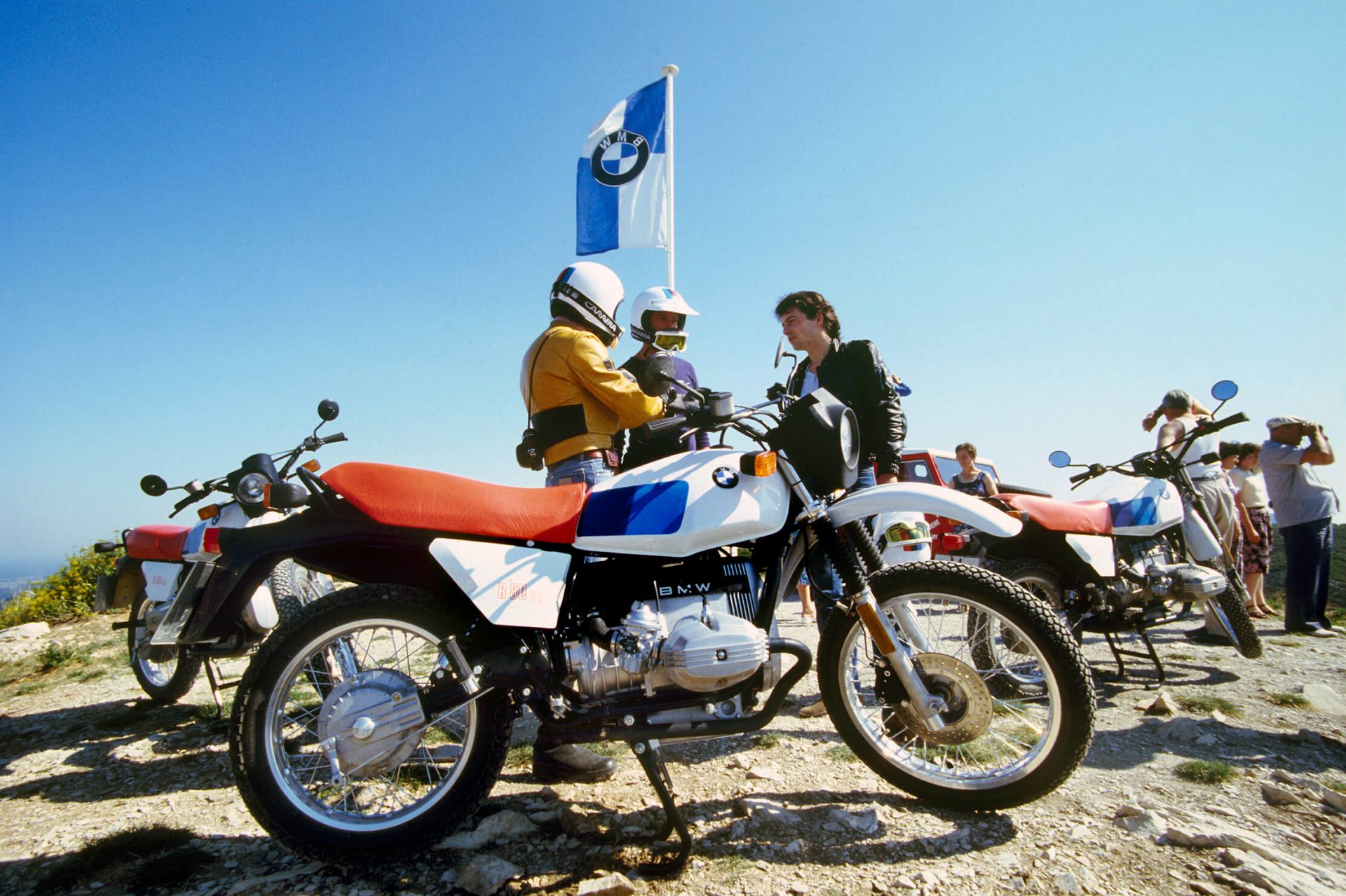 Motorradrennen in Schwarz-Weiss