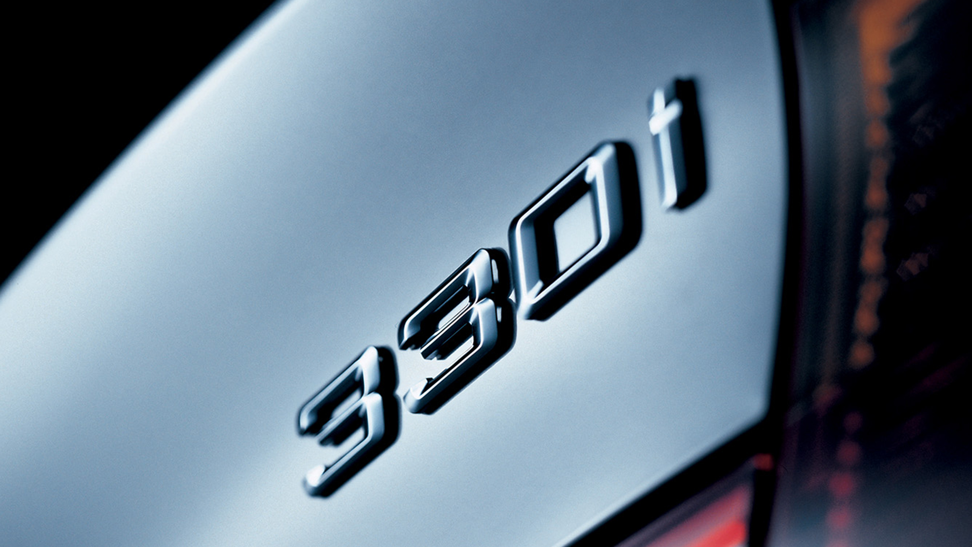 BMW 330i emblem