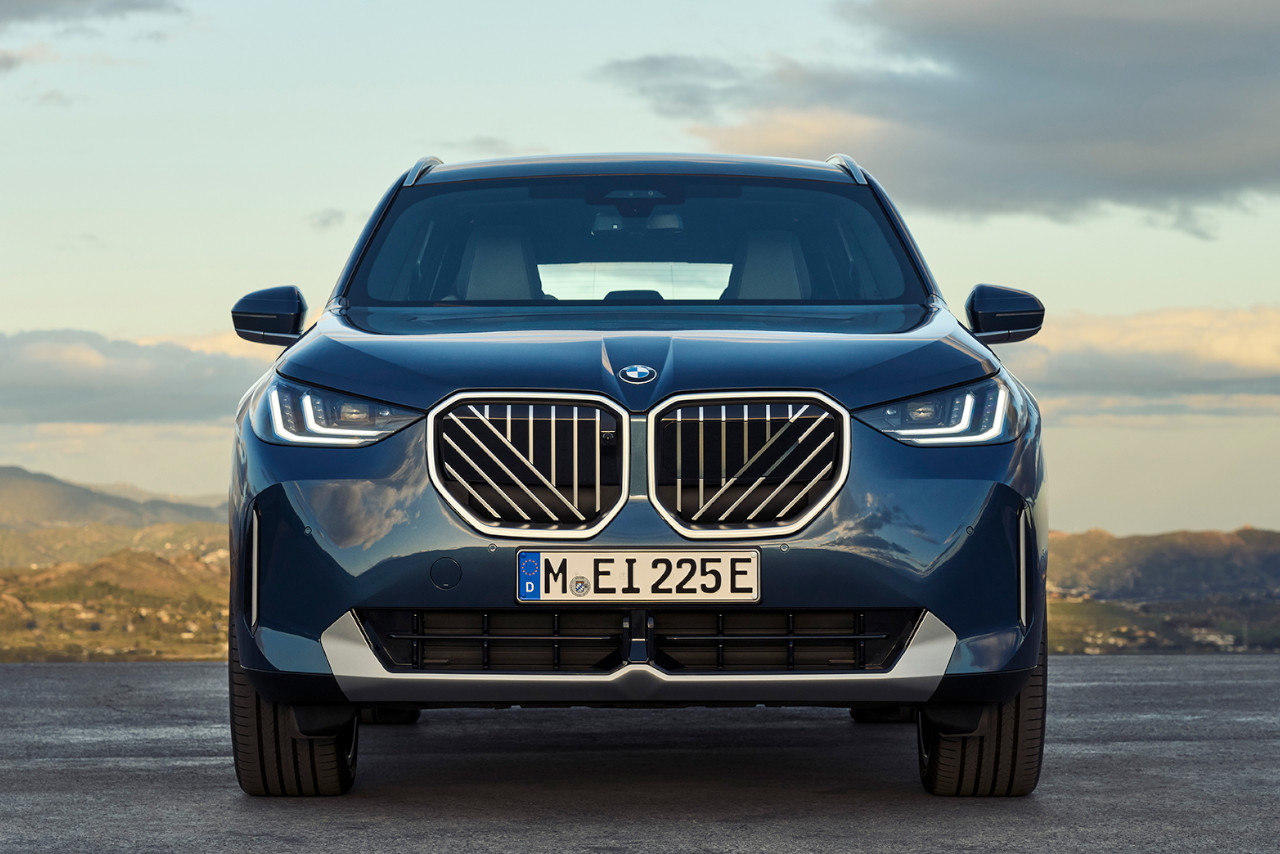 BMW iX3 front